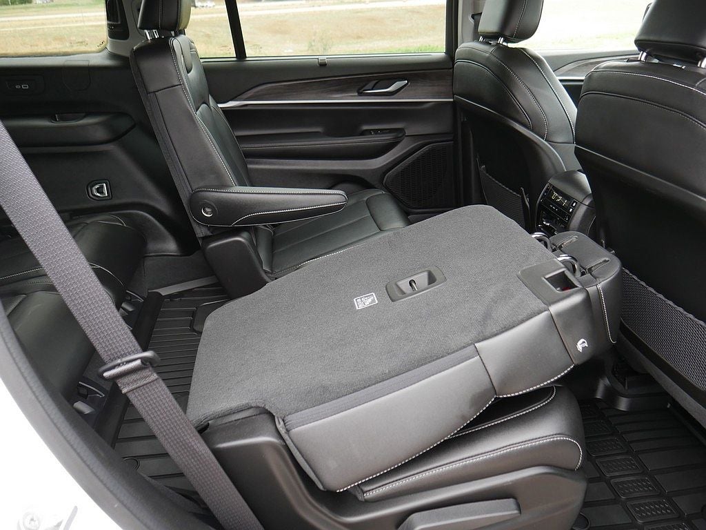 2023 Jeep Grand Cherokee L Limited 4WD