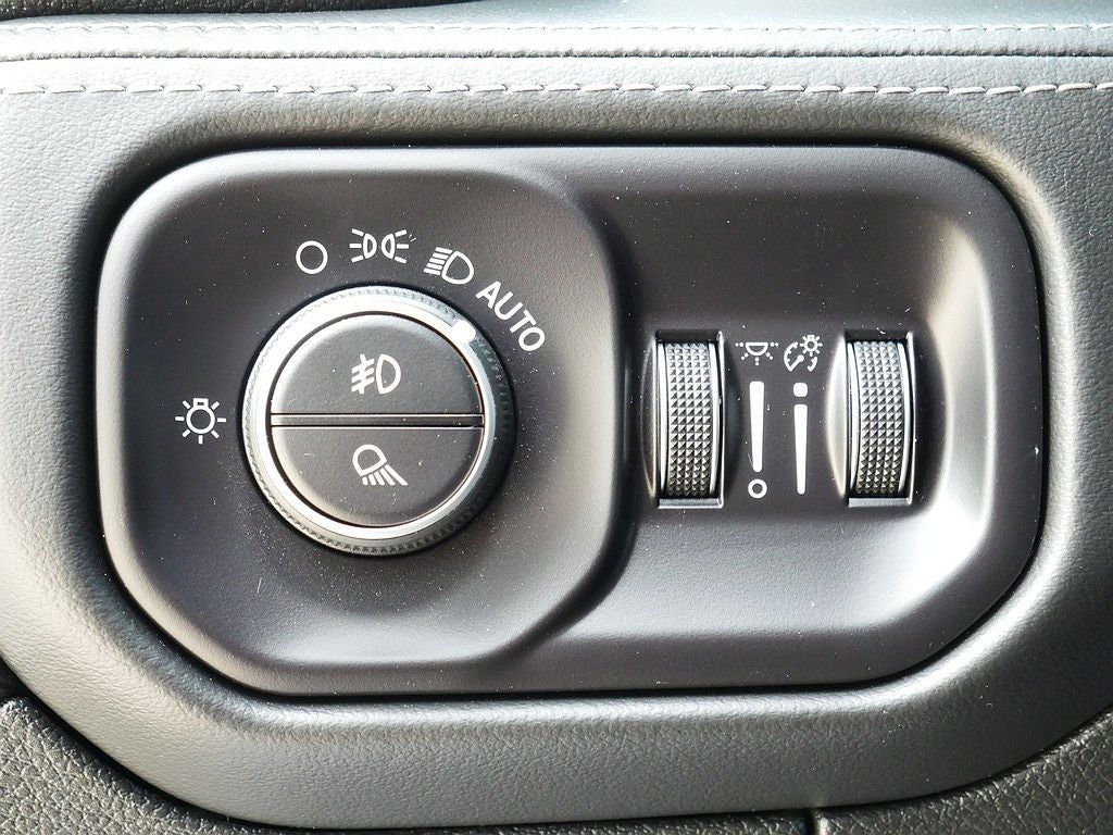2019 RAM 1500 Limited CREW HEMI
