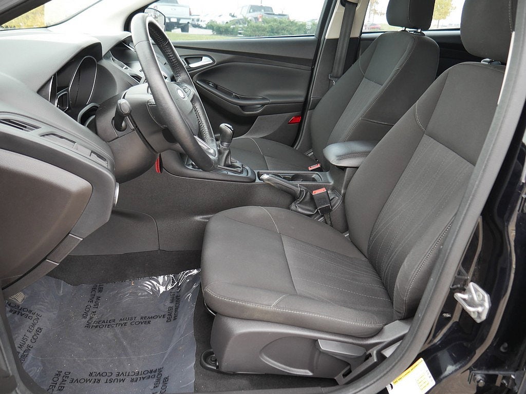 2016 Ford Focus SE Manual trans