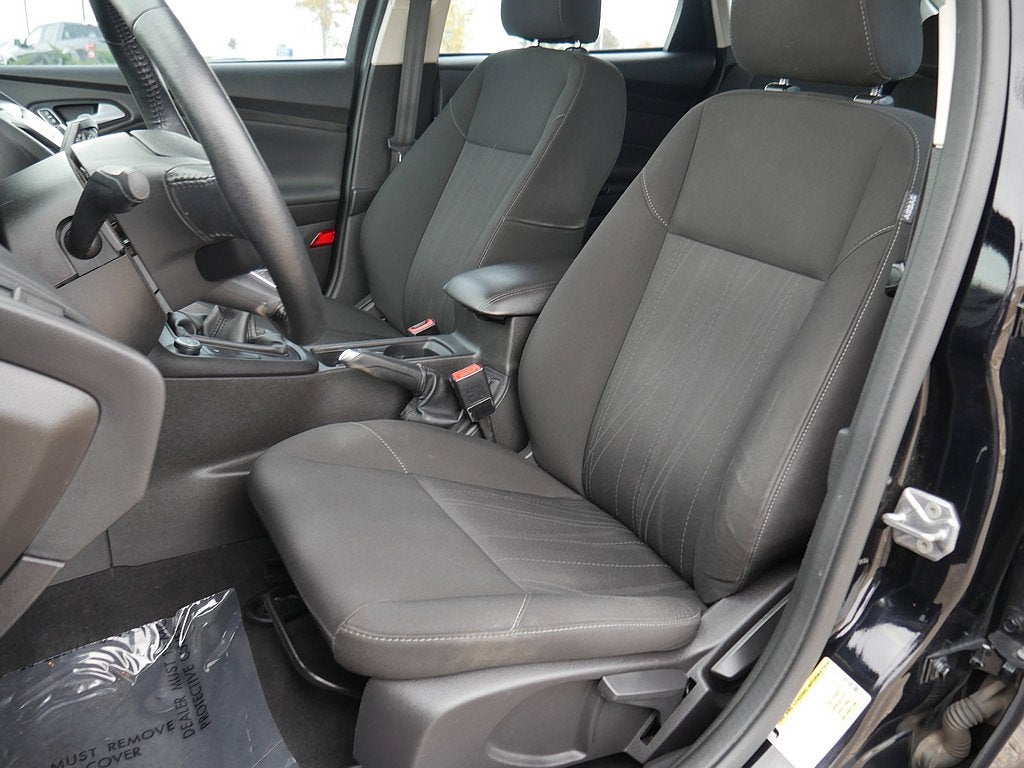 2016 Ford Focus SE Manual trans