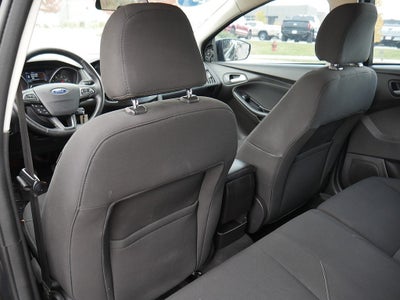 2016 Ford Focus SE Manual trans