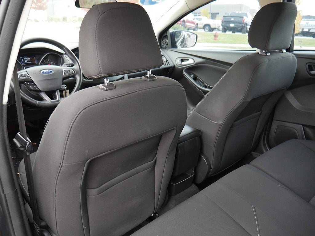 2016 Ford Focus SE Manual trans