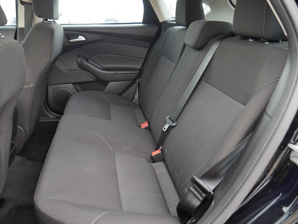2016 Ford Focus SE Manual trans