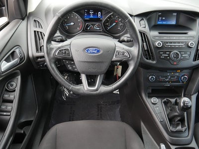 2016 Ford Focus SE Manual trans