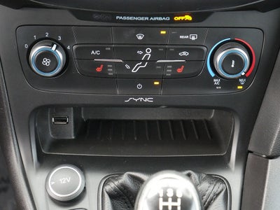 2016 Ford Focus SE Manual trans