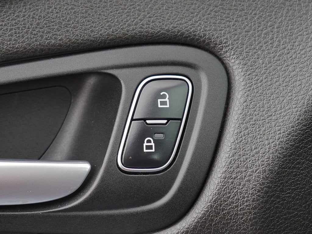 2016 Ford Focus SE Manual trans