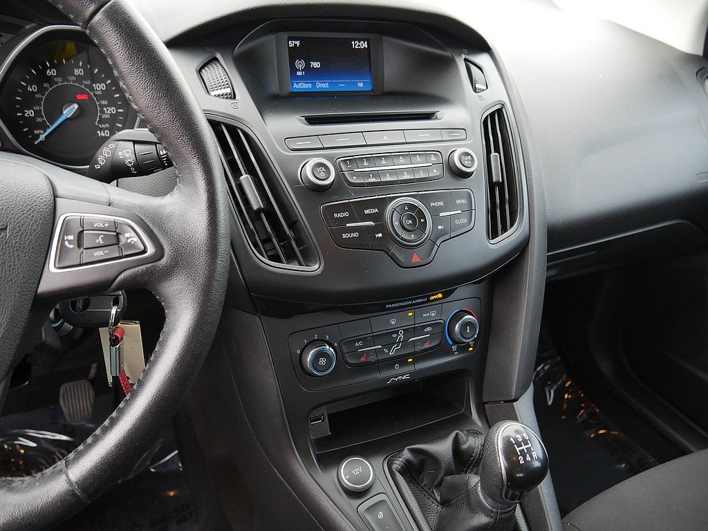 2016 Ford Focus SE Manual trans