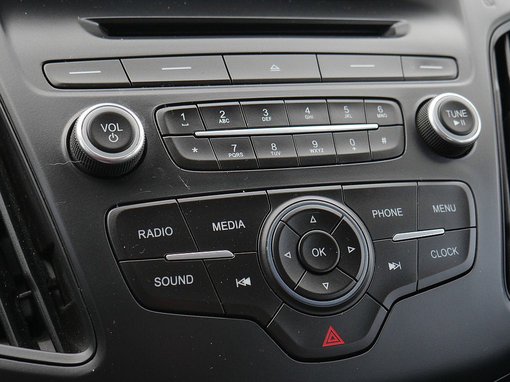 2016 Ford Focus SE Manual trans