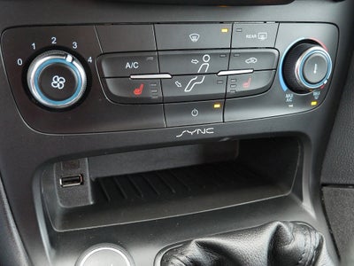 2016 Ford Focus SE Manual trans