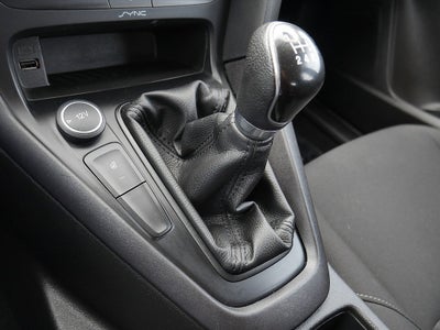 2016 Ford Focus SE Manual trans