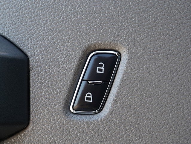 2017 Ford F-350SD XLT DRW 6.7 flat bed