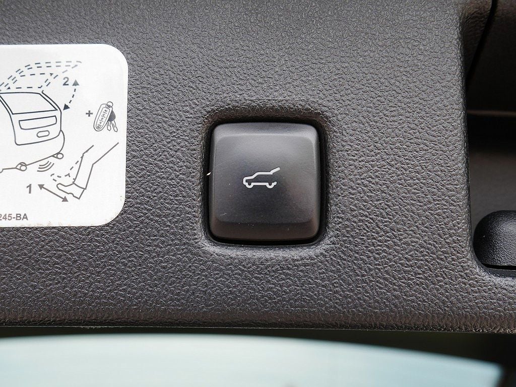 2020 Ford Escape SEL FWD