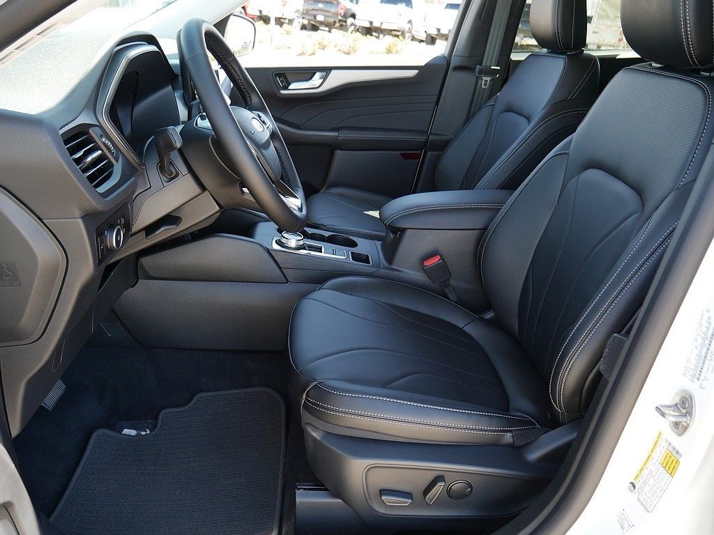 2026 Ford Escape Platinum AWD