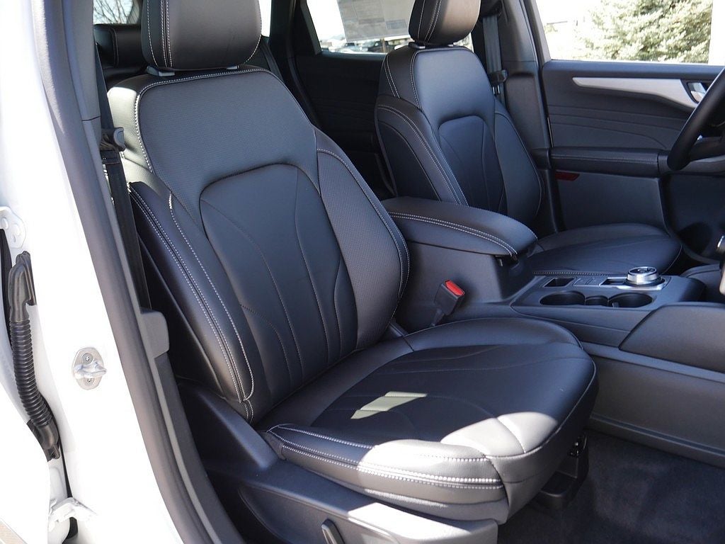 2026 Ford Escape Platinum AWD