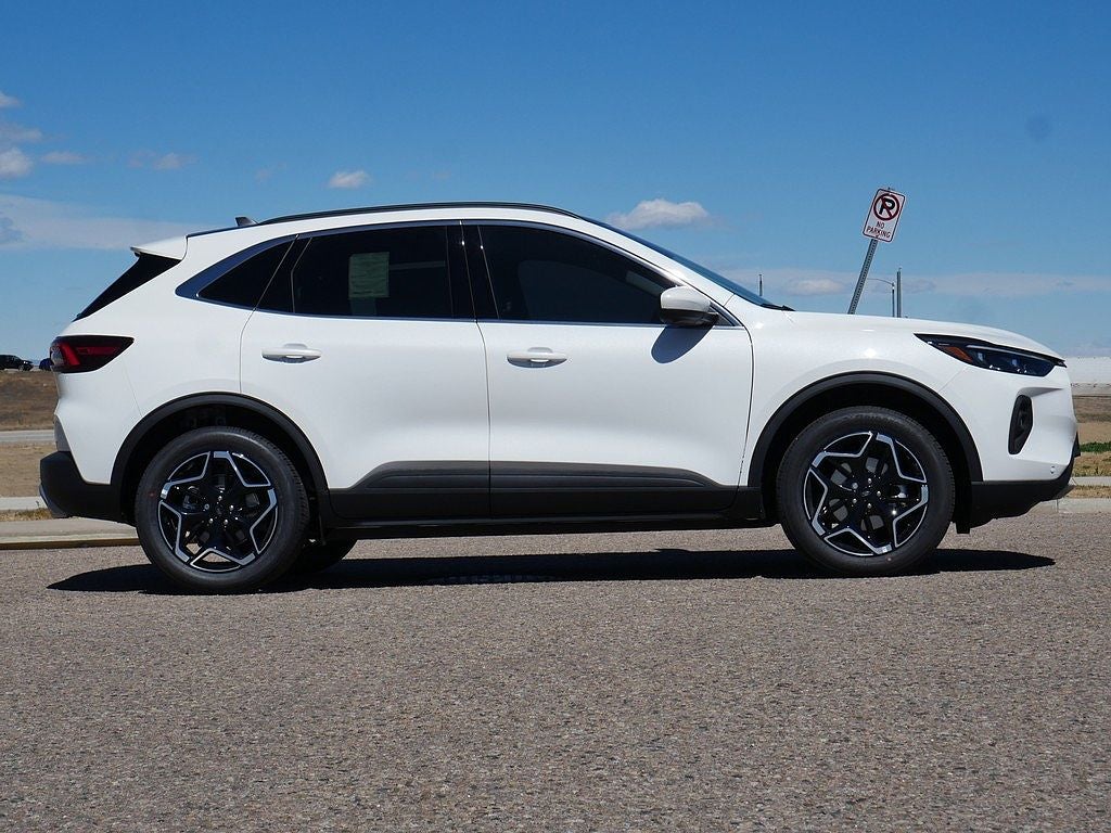 2026 Ford Escape Platinum AWD