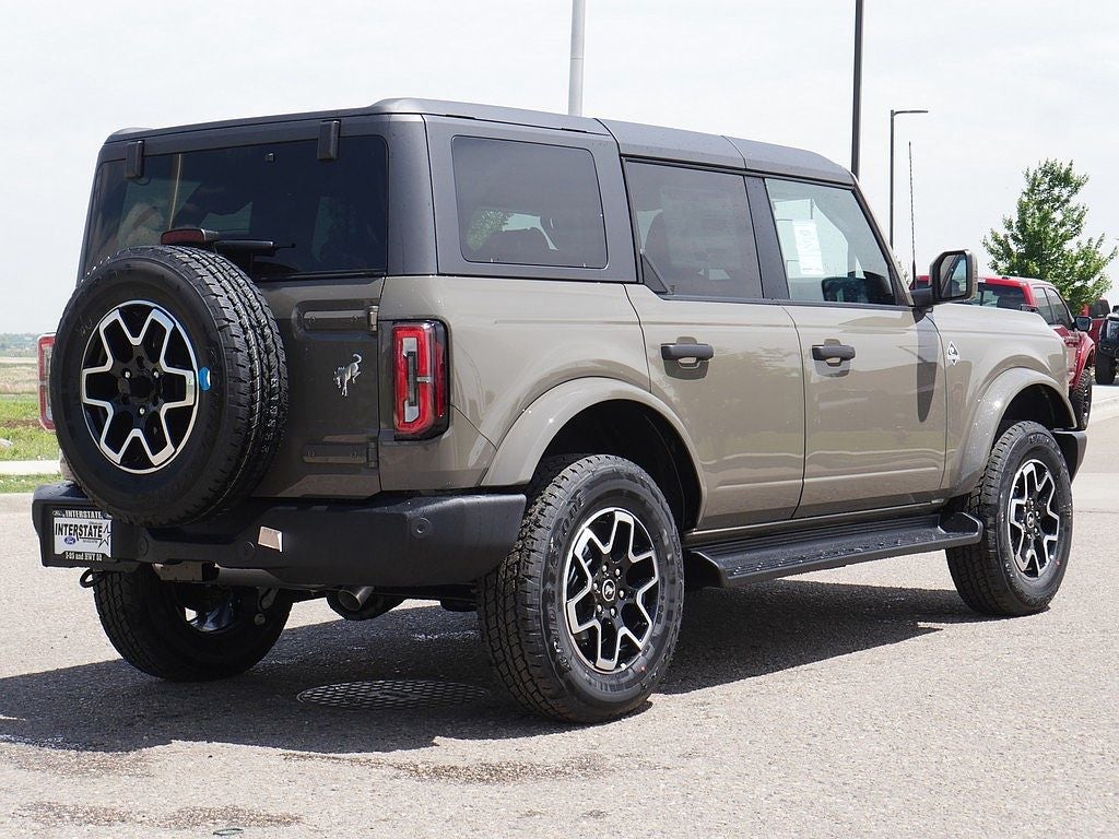 2026 Ford Bronco Outer Banks 4WD