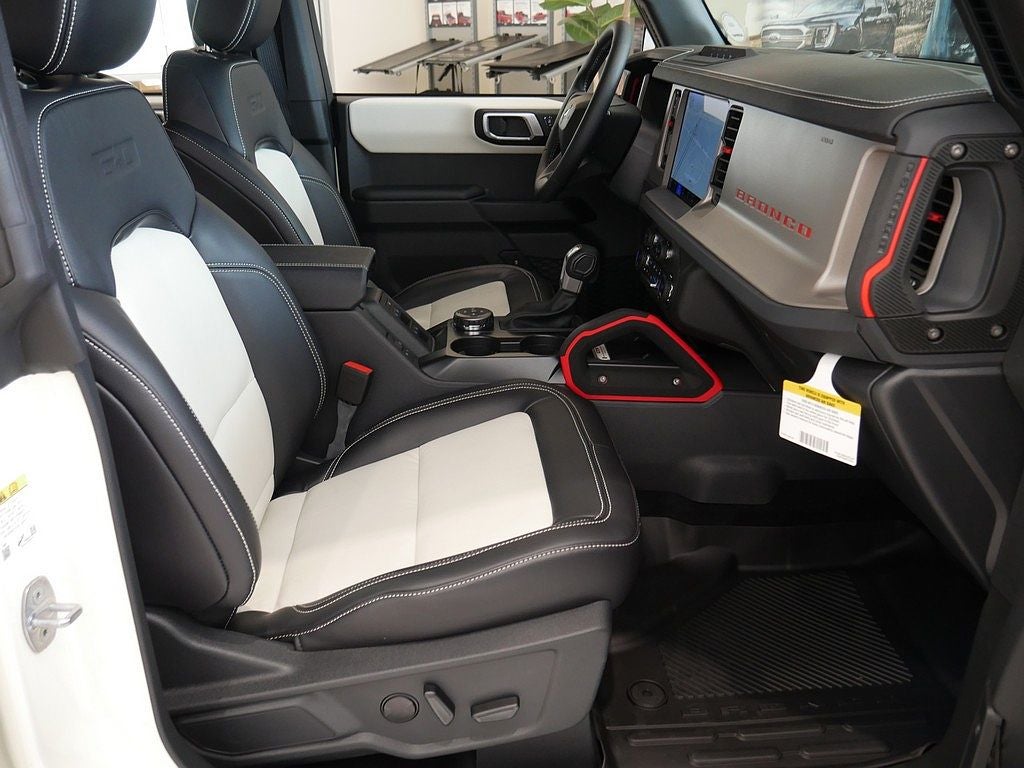 2026 Ford Bronco Outer Banks 60th Anniversary Package