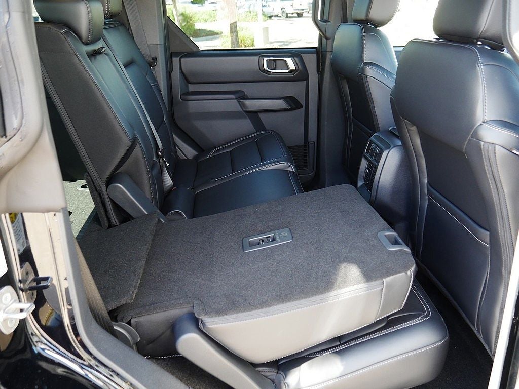 2026 Ford Bronco Outer Banks 4WD