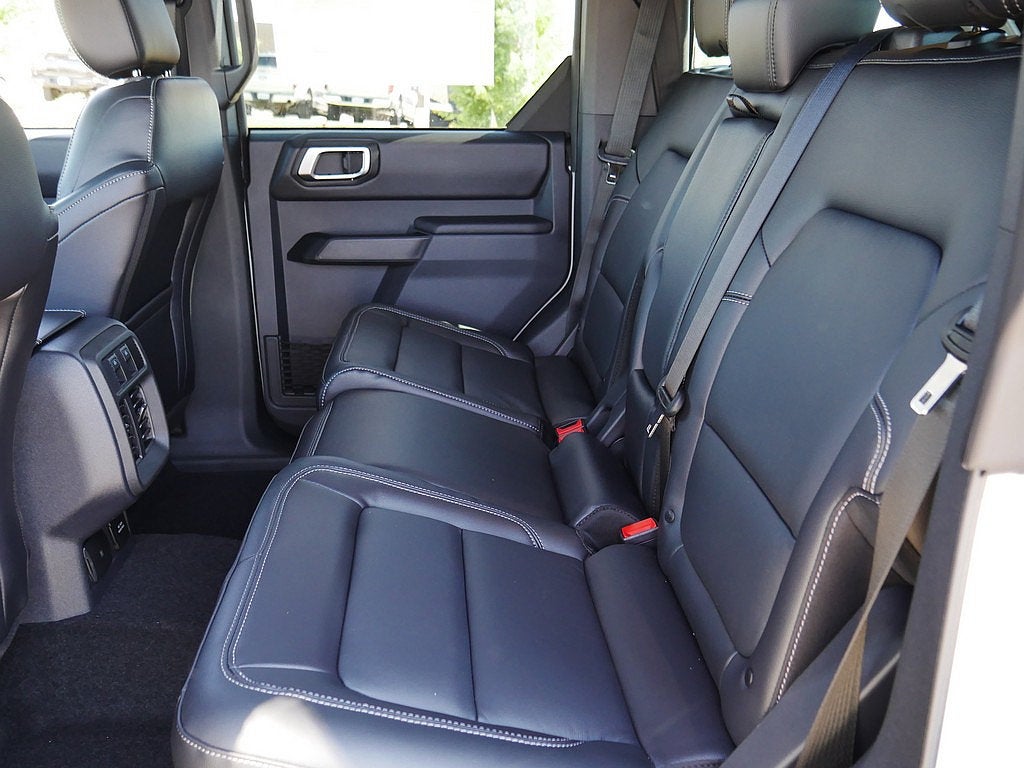 2026 Ford Bronco Outer Banks 4WD