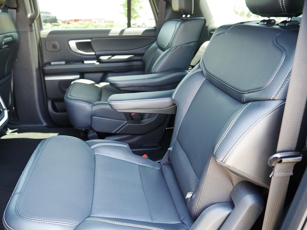 2027 Ford Expedition Max Platinum 4WD
