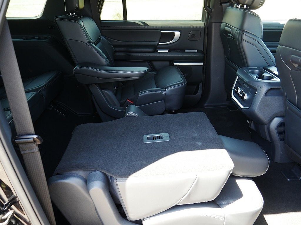 2027 Ford Expedition Max Platinum 4WD