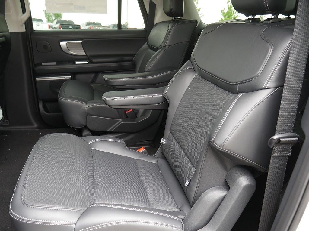 2026 Ford Expedition Max Platinum 4WD