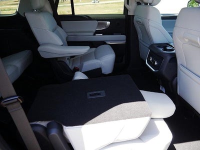 2027 Ford Expedition Platinum 4WD