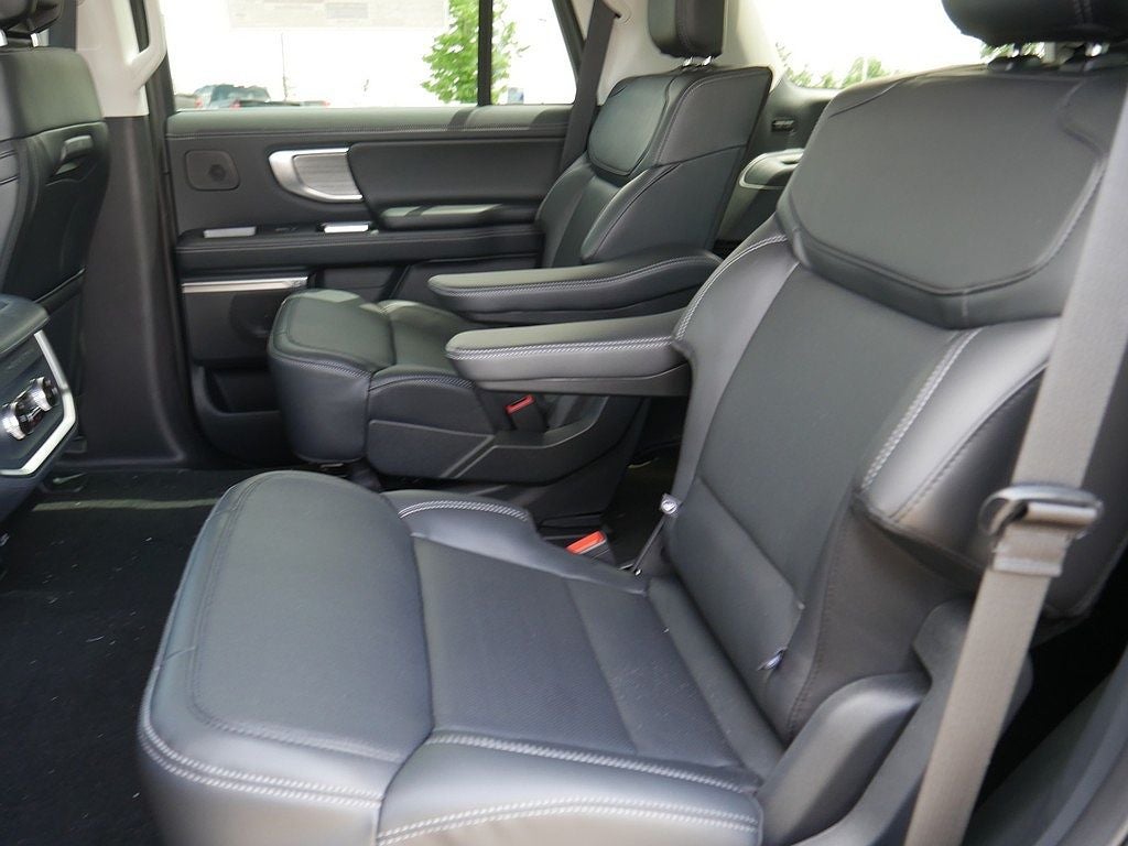 2026 Ford Expedition Platinum 4WD