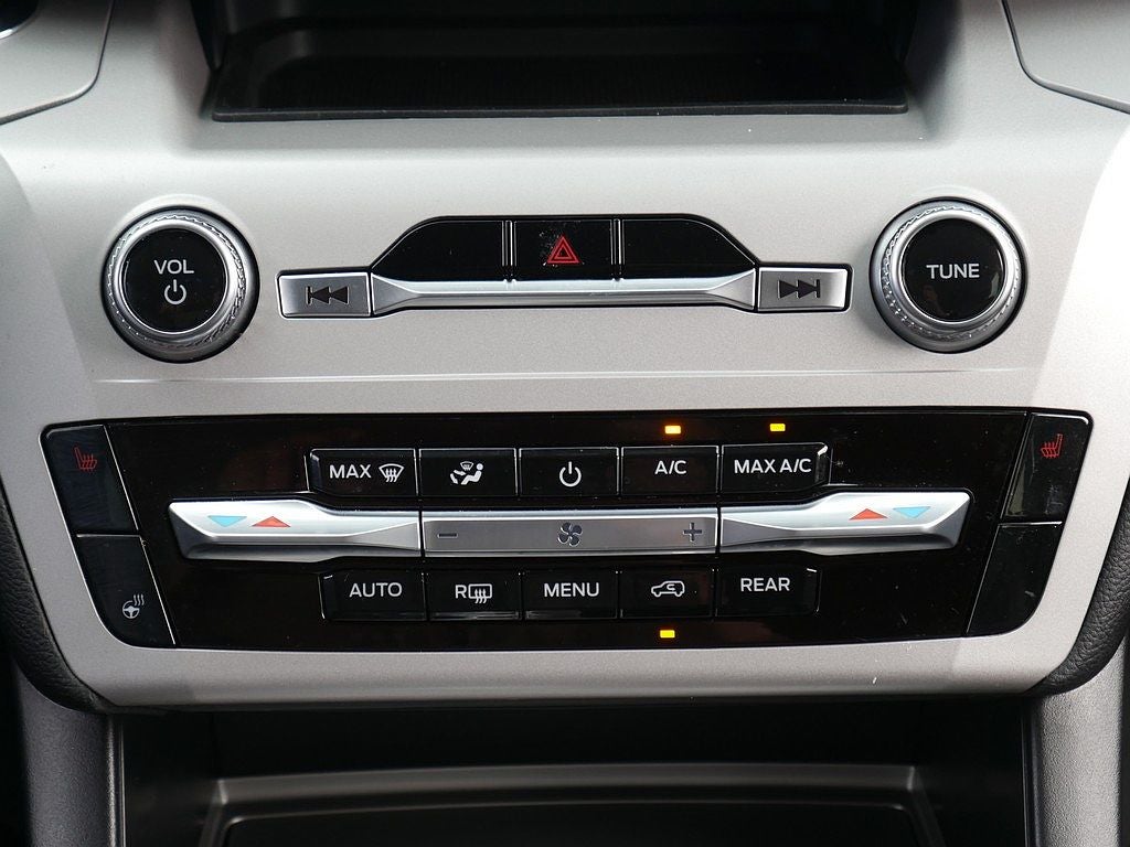 2023 Ford Explorer XLT AWD
