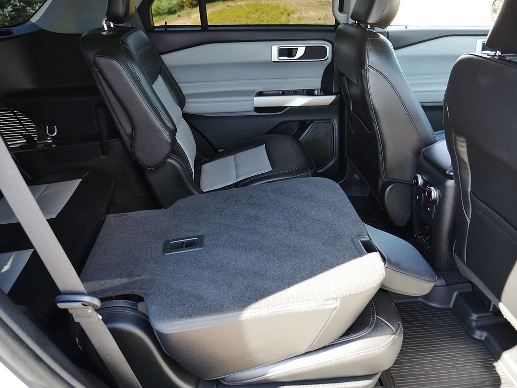 2023 Ford Explorer XLT AWD 202A