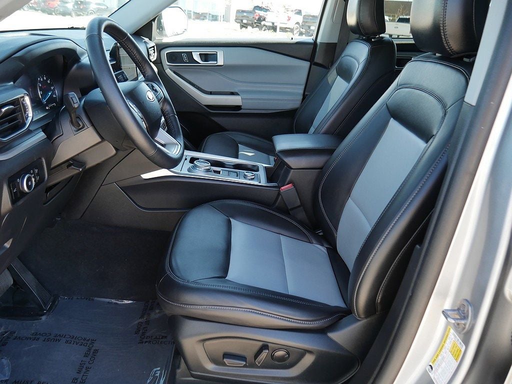2023 Ford Explorer XLT AWD
