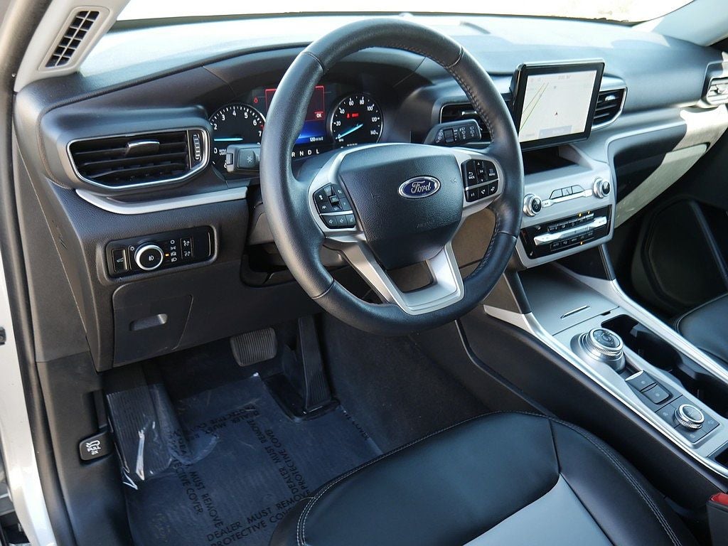 2023 Ford Explorer XLT AWD