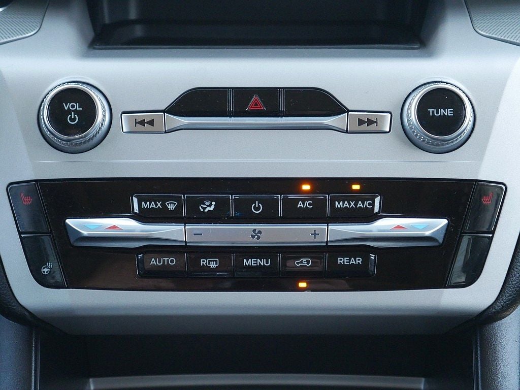 2023 Ford Explorer XLT AWD