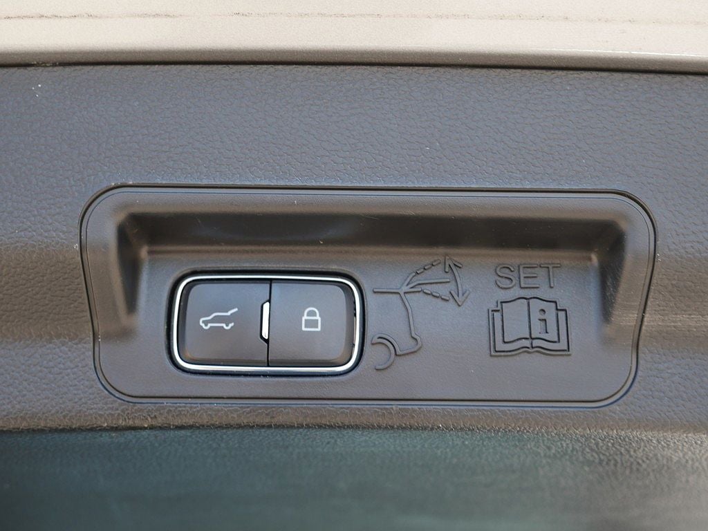 2023 Ford Explorer XLT AWD