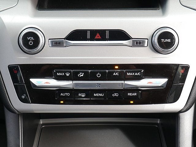 2023 Ford Explorer XLT AWD