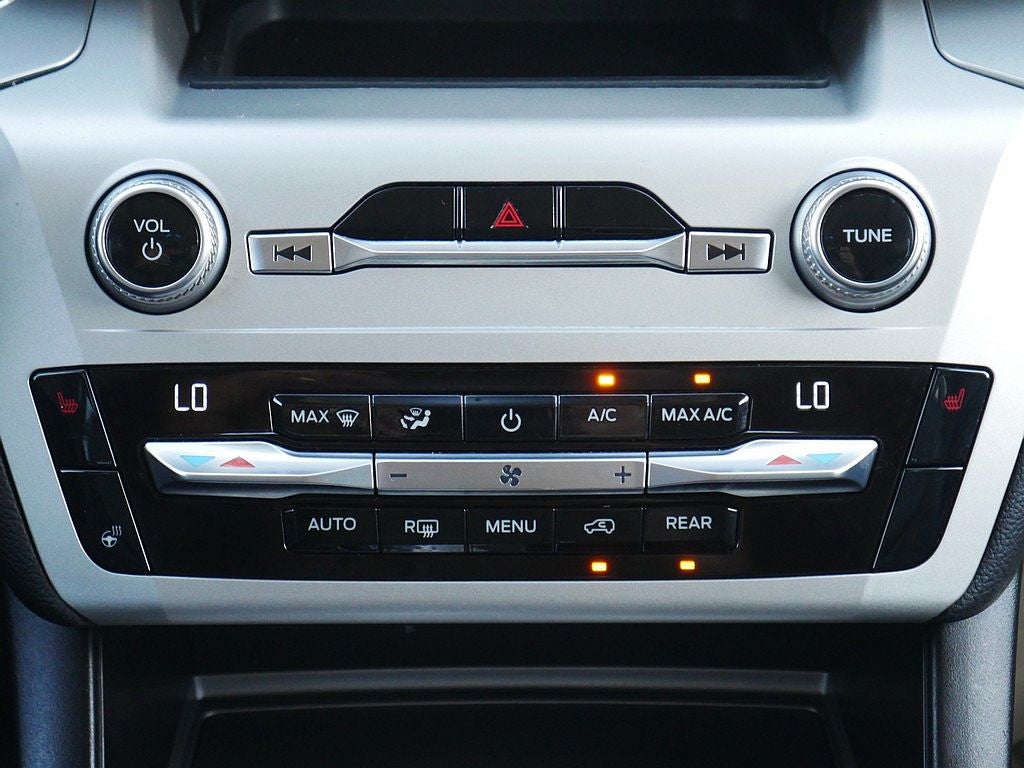 2020 Ford Explorer XLT AWD