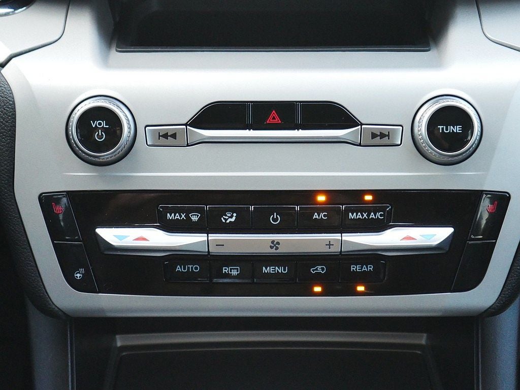 2023 Ford Explorer XLT AWD 202A