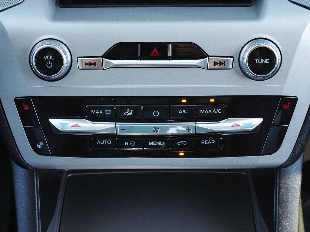 2024 Ford Explorer XLT AWD 202A