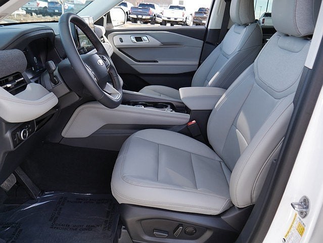 2025 Ford Explorer Active AWD