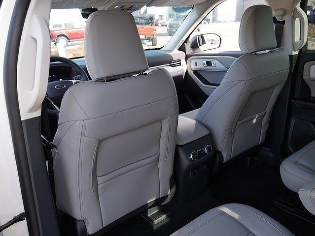 2025 Ford Explorer Active AWD