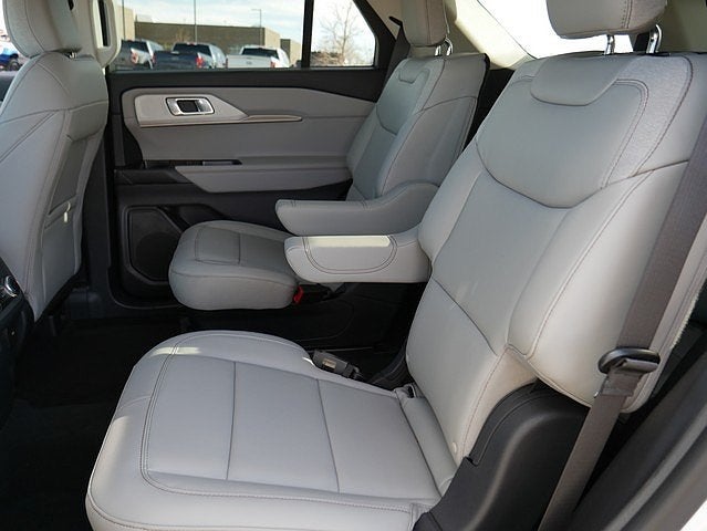 2025 Ford Explorer Active AWD