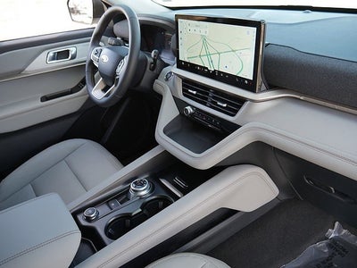 2025 Ford Explorer Active AWD