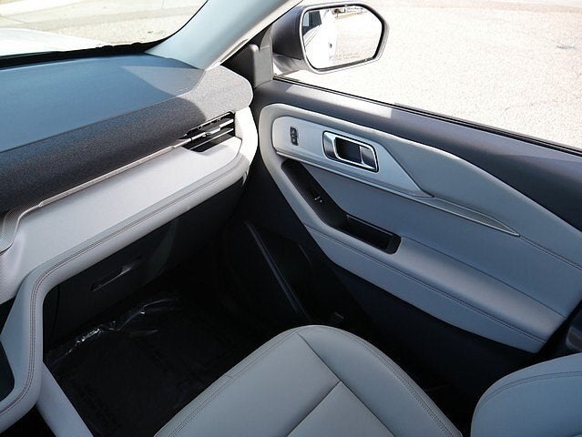 2025 Ford Explorer Active AWD