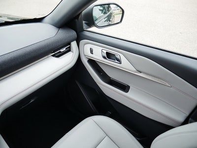 2027 Ford Explorer Active 4WD