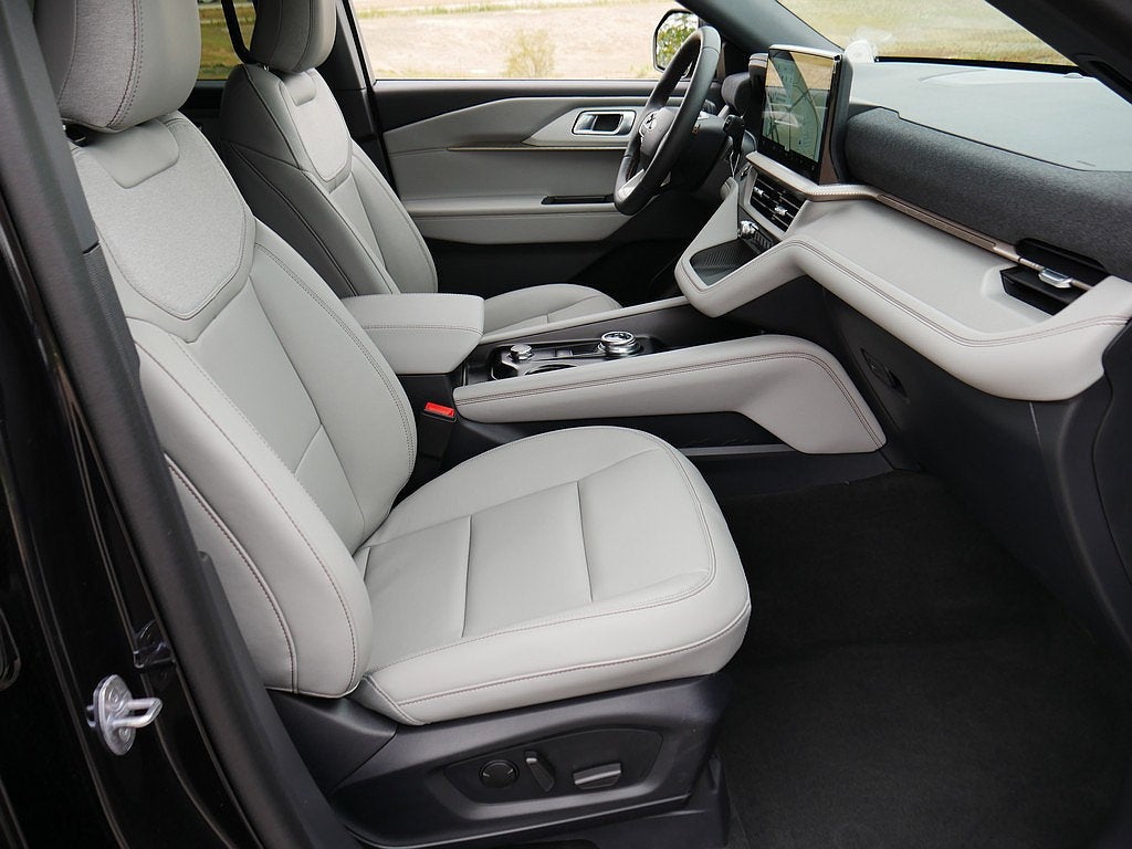 2027 Ford Explorer Active 4WD