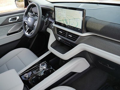 2026 Ford Explorer Platinum 4WD