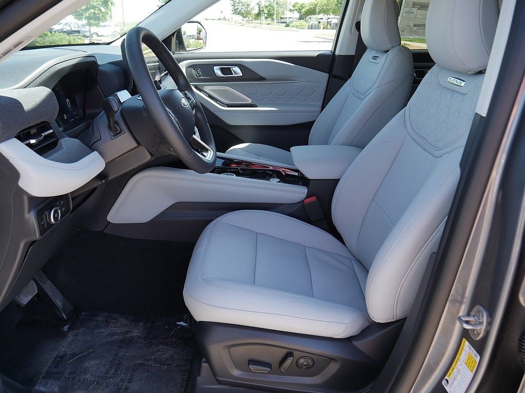 2026 Ford Explorer Platinum 4WD