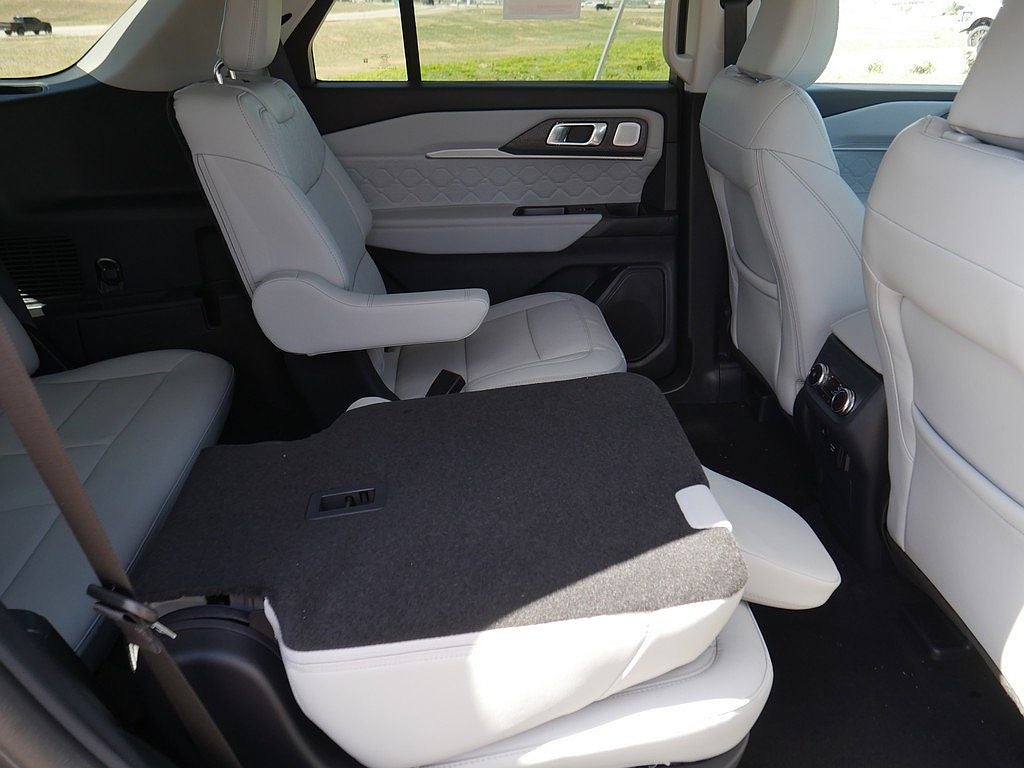 2026 Ford Explorer Platinum 4WD
