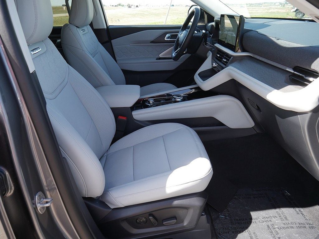 2026 Ford Explorer Platinum 4WD