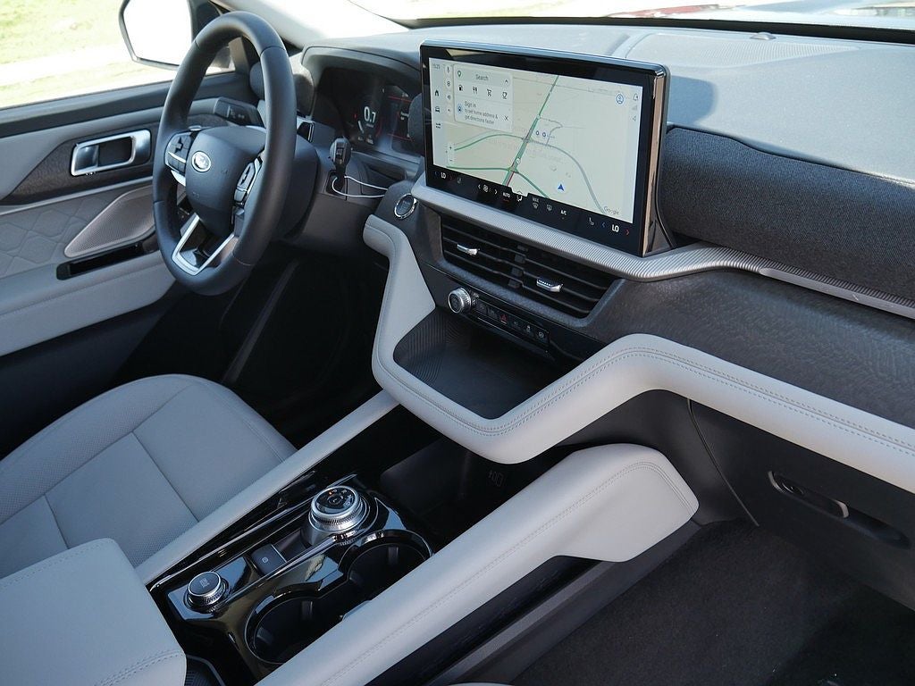 2026 Ford Explorer Platinum 4WD